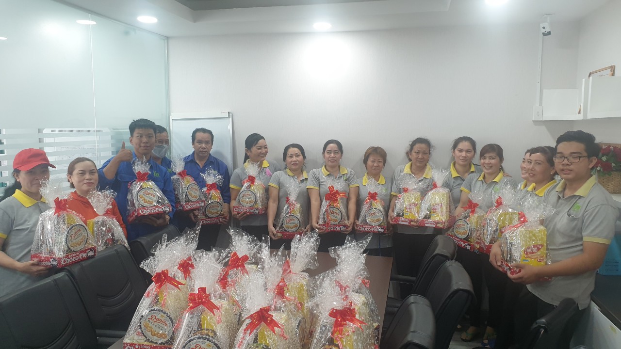 MY HOUSE danh tang qua tet cho nhan vien