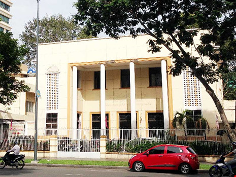 Chậm nộp tiền trúng đấu giá: Mất cọc, hủy kết quả. Chậm nộp tiền trúng đấu giá: Mất cọc, hủy kết quả.