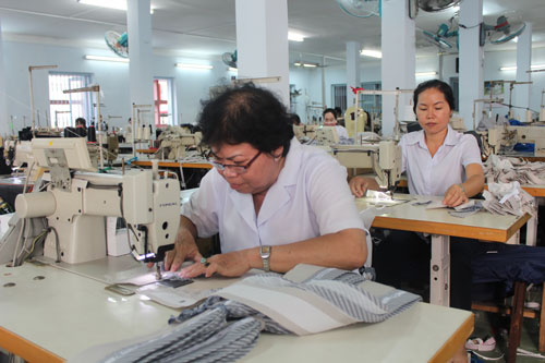 Hội Liên hiệp Phụ nữ VN tiếp tục đề xuất tăng tuổi nghỉ hưu đối với nữ. Hội Liên hiệp Phụ nữ VN tiếp tục đề xuất tăng tuổi nghỉ hưu đối với nữ.