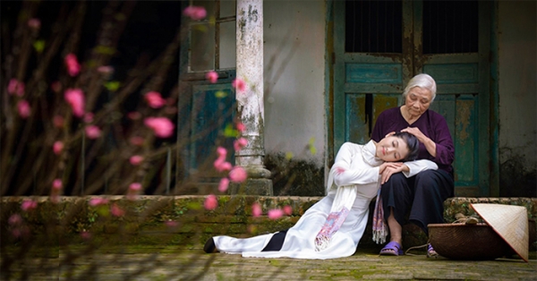 MÙNG 8 3 CỦA NỘI: VỀ GIÀ MỚI THẤY CÔ ĐƠN, CHẲNG MONG GÌ BẰNG ĐƯỢC QUÂY QUẦN BÊN CON CHÁU MÙNG 8 3 CỦA NỘI: VỀ GIÀ MỚI THẤY CÔ ĐƠN, CHẲNG MONG GÌ BẰNG ĐƯỢC QUÂY QUẦN BÊN CON CHÁU