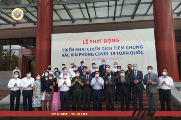 Phát động Chiến dịch tiêm chủng quốc gia lớn nhất từ trước đến nay Phát động Chiến dịch tiêm chủng quốc gia lớn nhất từ trước đến nay